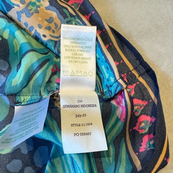 Lilly Pulitzer Off Shoulder Floral Top- Size Large, worn once - Picture 5 of 6